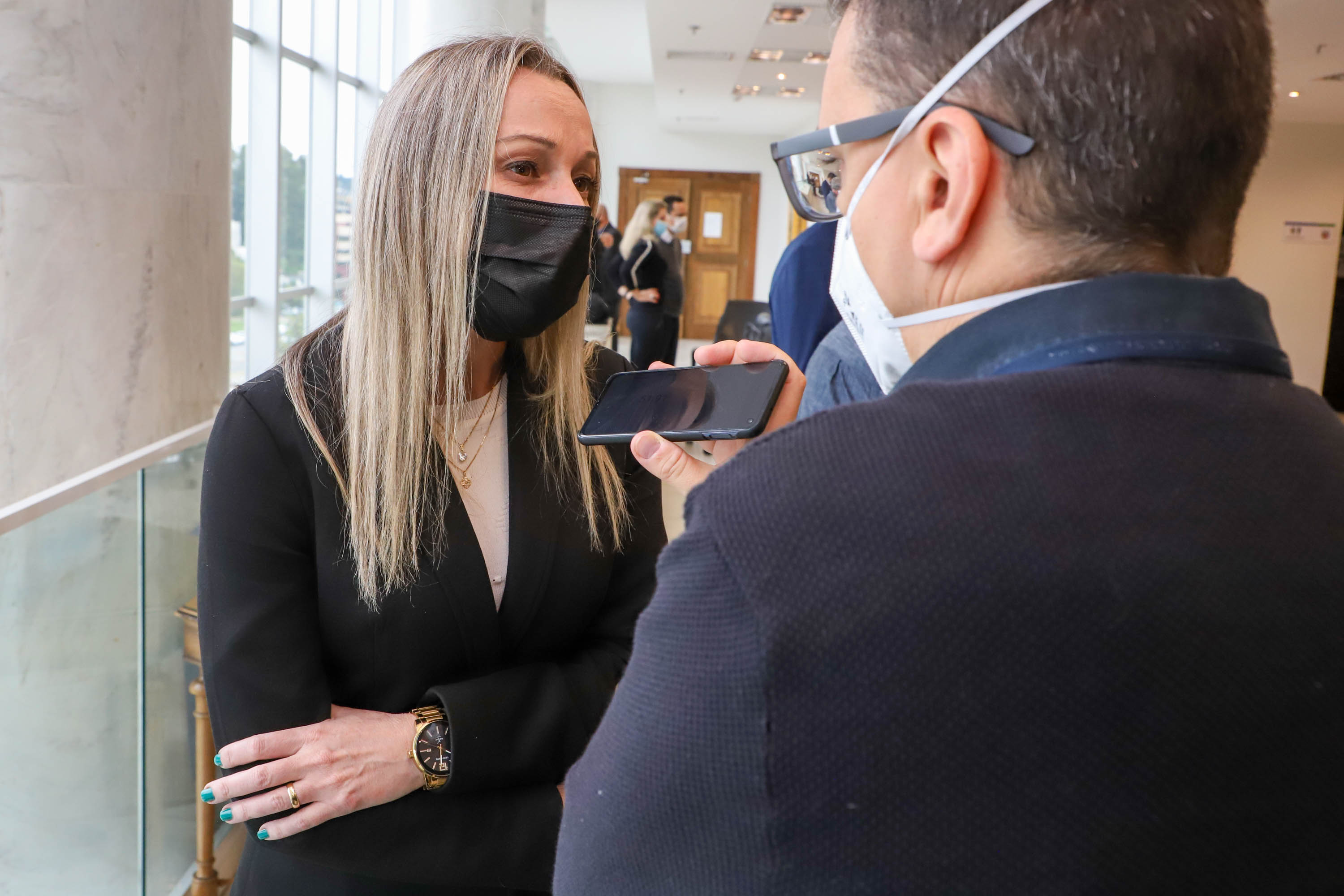 Governador Carlos Massa Ratinho Junior recebe projeto da ponte do Rio Ivai.  -  Curitiba, 04/10/2021  -  Foto: Ari Dias/ AEN.