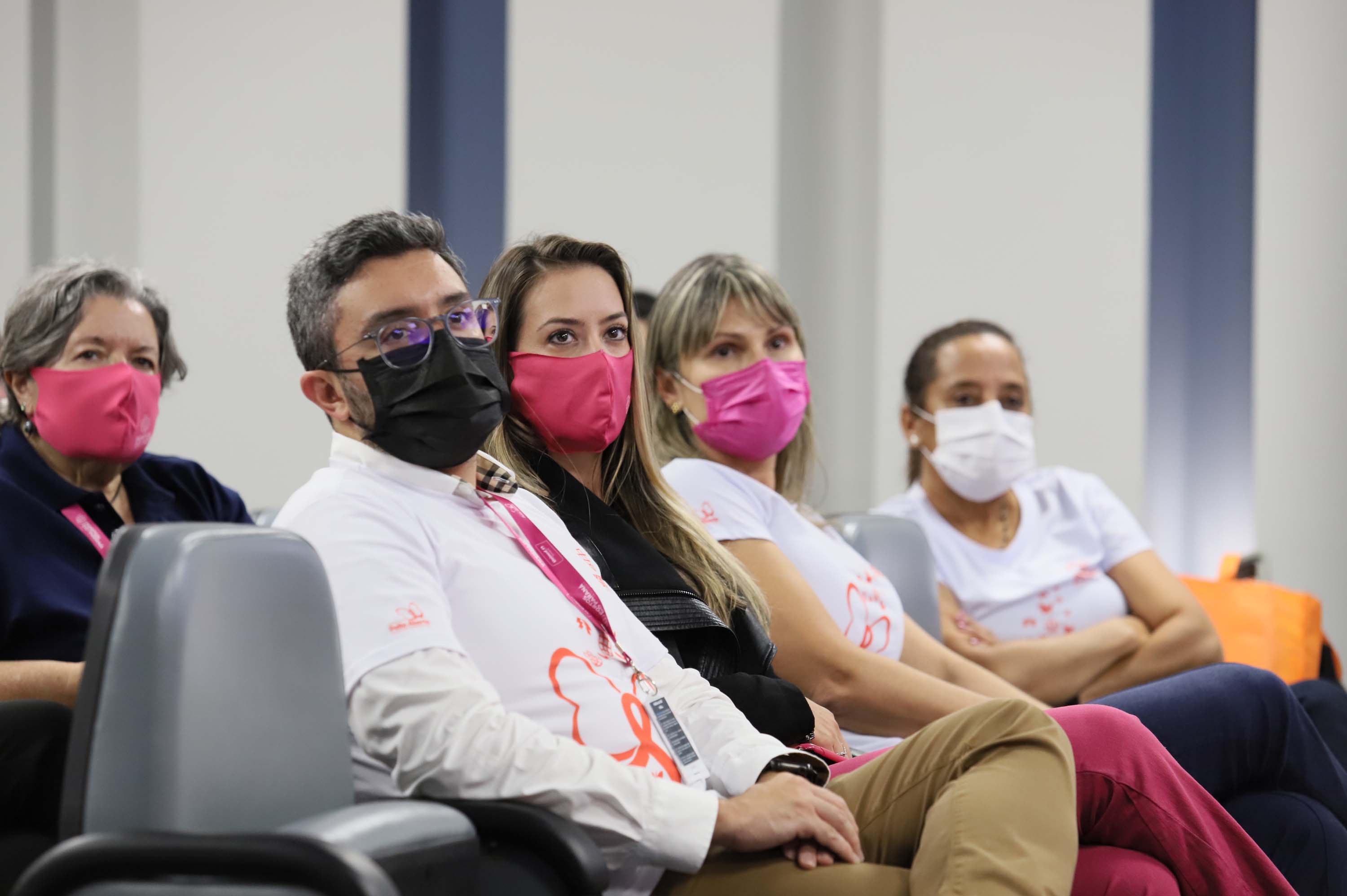 Para o Outubro Rosa deste ano a Portos do Paraná desenvolveu quatro vídeos-depoimentos de mulheres que passaram ou ainda enfrentam um câncer de mama. A programação alusiva ao mês de conscientização sobre a doença terminou ontem (6), mas as produções serão utilizadas no trabalho contínuo de sensibilização. Foto: Claudio Neves/Portos do Paraná