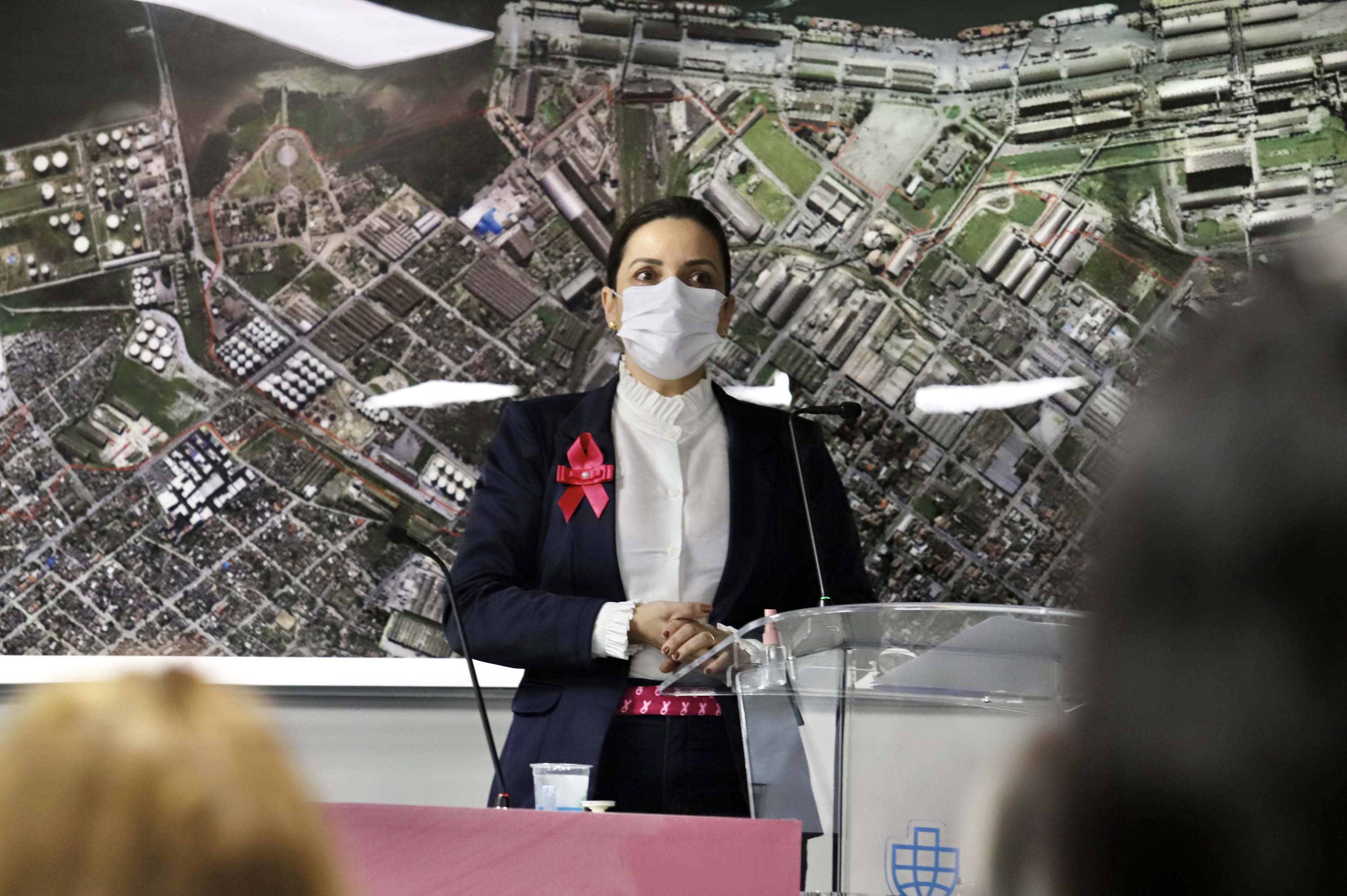 Para o Outubro Rosa deste ano a Portos do Paraná desenvolveu quatro vídeos-depoimentos de mulheres que passaram ou ainda enfrentam um câncer de mama. A programação alusiva ao mês de conscientização sobre a doença terminou ontem (6), mas as produções serão utilizadas no trabalho contínuo de sensibilização. Foto: Claudio Neves/Portos do Paraná