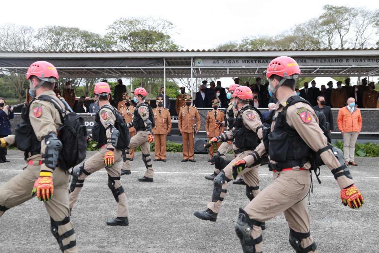 Conhecer o passado, analisar o presente e projetar o futuro é o que move o Corpo de Bombeiros do Paraná, que nesta sexta-feira (08/10) completa 109 anos de história
