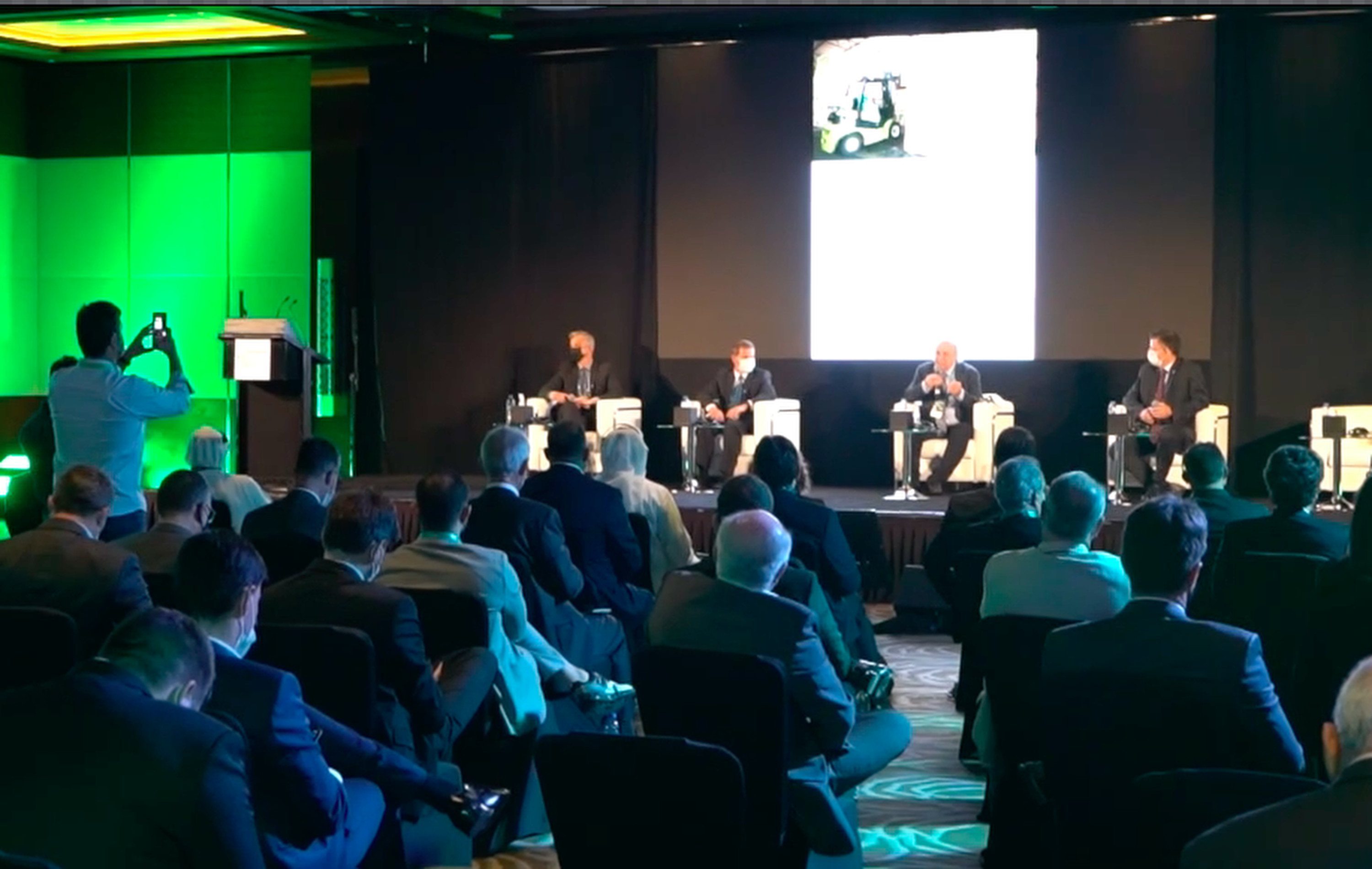 Governador e empresários paranaenses se reúnem com investidores em Dubai. Foto: Governo do Paraná