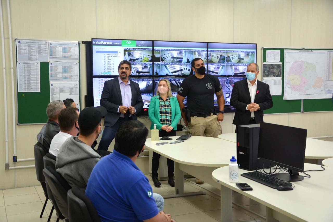 Servidores do sistema prisional recebem treinamento na área de inteligência  - Curitiba, 14/10/2021  -  Foto: DEPEN-PR
