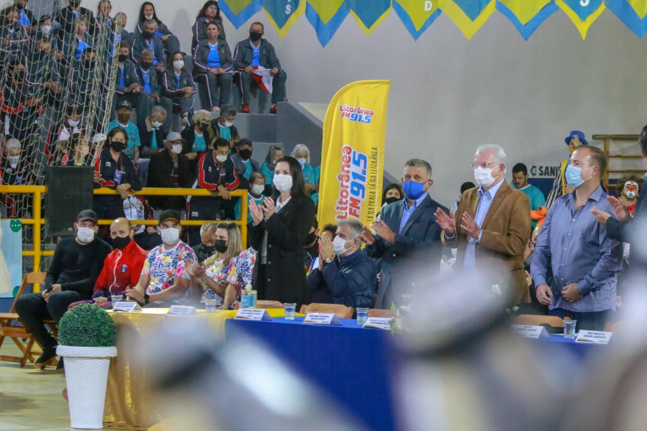 Abertura dos Jogos da Integração do Idoso, em Guaratuba. Foto: Valdelino Pontes/AEN