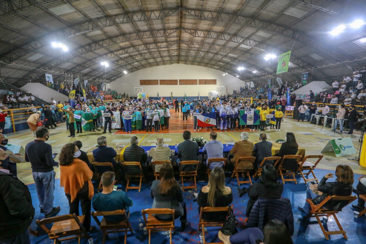 Abertura dos Jogos da Integração do Idoso, em Guaratuba. Foto: Valdelino Pontes/AEN