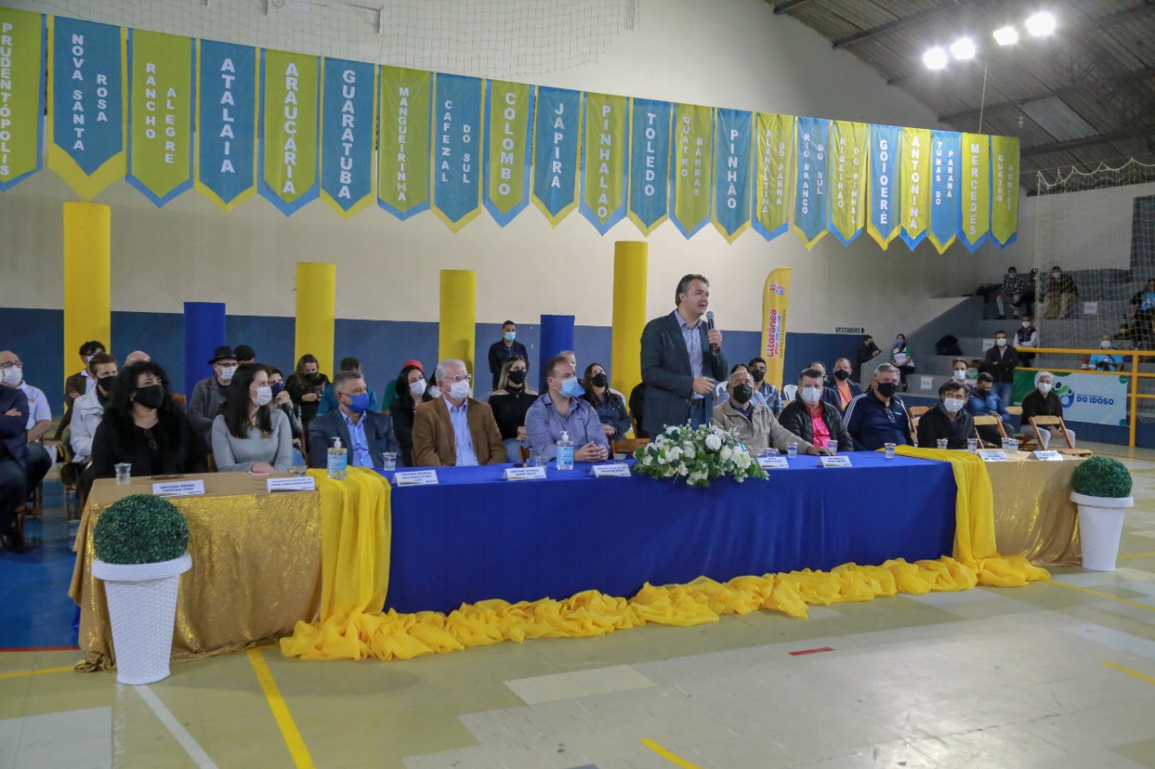 Abertura dos Jogos da Integração do Idoso, em Guaratuba. Foto: Valdelino Pontes/AEN