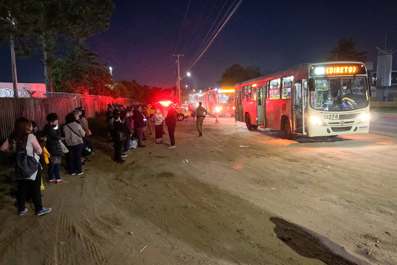 O 1º Comando Regional da Polícia Militar (1º CRPM), unidade responsável pela coordenação do Policiamento em Curitiba e na Região Metropolitana, iniciou a Operação Ônibus Seguro. - Curitiba, 25/10/2021 - Foto: PMPR