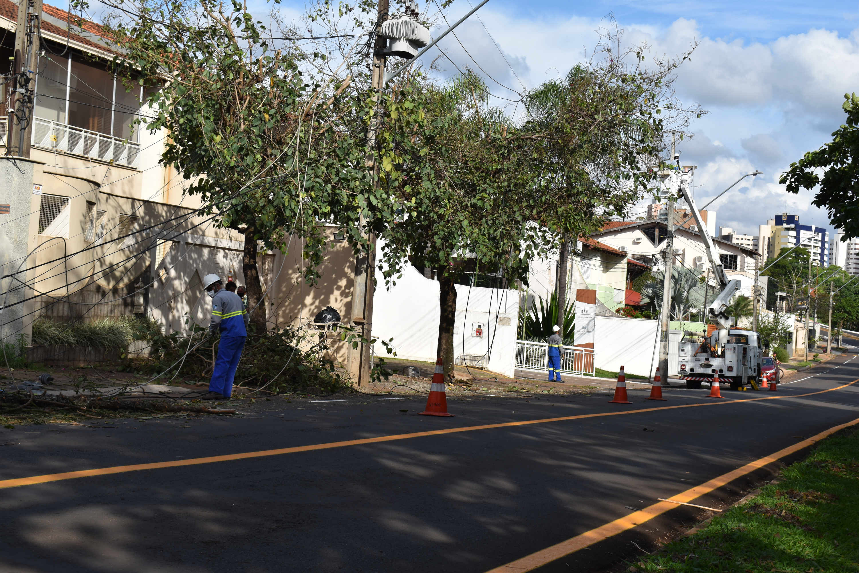 Secretário nacional de Defesa Civil percorre municípios do Paraná mais afetados por temporal. Foto: Copel