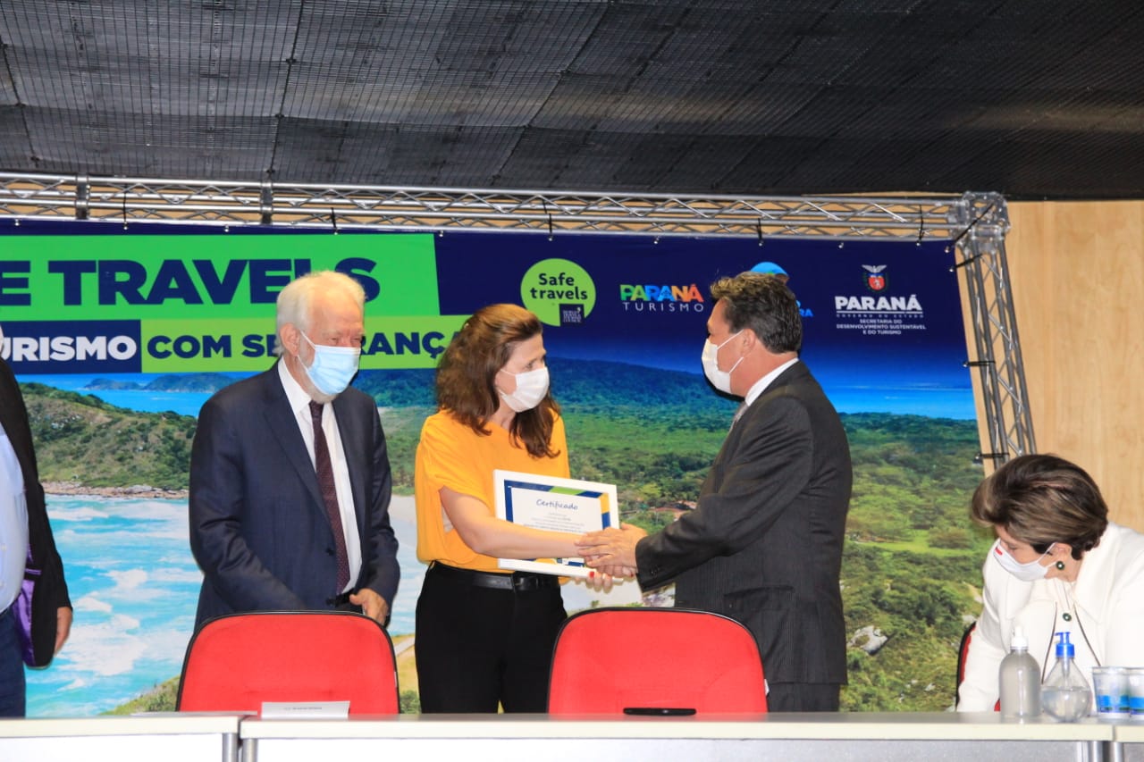 A conquista do Selo Safe Travels, do Conselho Mundial de Viagens e Turismo (WTCC), garante ao Paraná o título de embaixador do turismo seguro em relação às medidas sanitárias contra a Covid-19. Com o título, a Paraná Turismo emite certificados a municípios e empreendimentos que cumprem essas normas de segurança. Foto: Alessandro Vieira/SEDEST