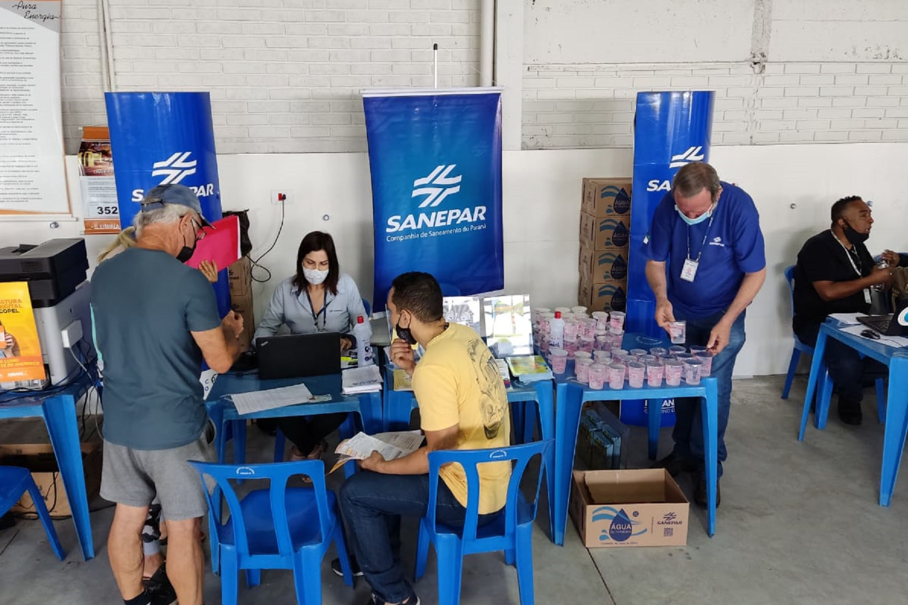 A Sanepar está participando da Feira da Cidadania no município de Goioerê, com atendimento comercial aos clientes e trabalho de educação socioambiental.  - Goioerê, 27/10/2021 - Foto: Sanepar