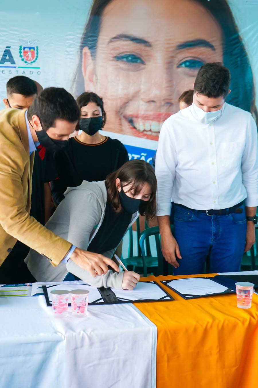 Começa nesta sexta-feira (29) uma grande campanha de mídia para divulgar o Cartão Futuro, programa do Governo do Paraná para incentivar a manutenção e a contratação de jovens aprendizes por empresas paranaenses. - Curitiba, 28/10/2021 - Foto: Guilherme Flores/Casa Civil