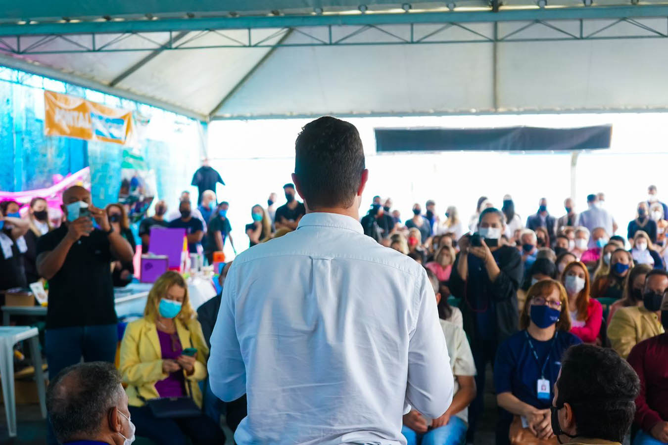 Começa nesta sexta-feira (29) uma grande campanha de mídia para divulgar o Cartão Futuro, programa do Governo do Paraná para incentivar a manutenção e a contratação de jovens aprendizes por empresas paranaenses. - Curitiba, 28/10/2021 - Foto: Guilherme Flores/Casa Civil