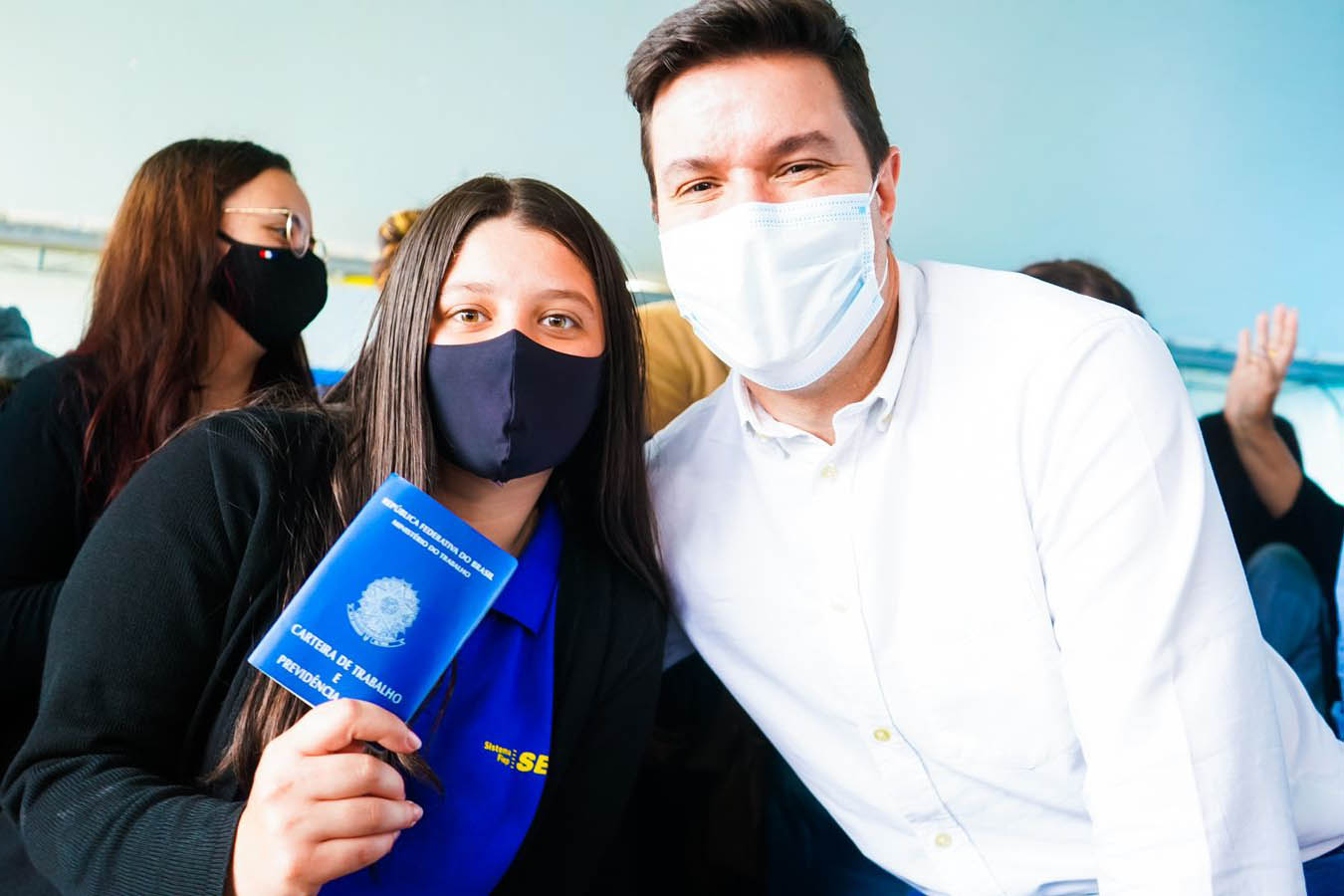 Começa nesta sexta-feira (29) uma grande campanha de mídia para divulgar o Cartão Futuro, programa do Governo do Paraná para incentivar a manutenção e a contratação de jovens aprendizes por empresas paranaenses. - Curitiba, 28/10/2021 - Foto: Guilherme Flores/Casa Civil