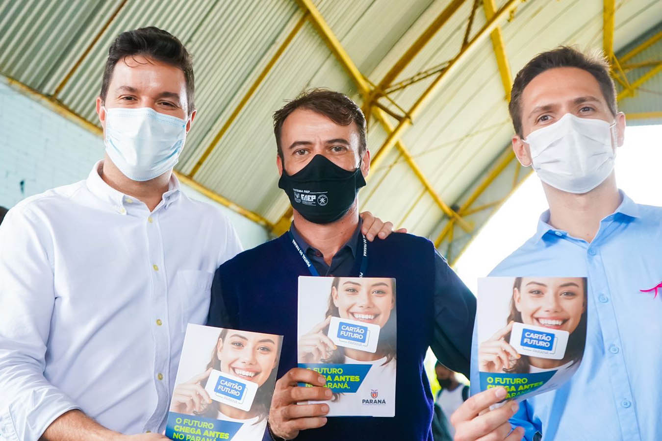 Começa nesta sexta-feira (29) uma grande campanha de mídia para divulgar o Cartão Futuro, programa do Governo do Paraná para incentivar a manutenção e a contratação de jovens aprendizes por empresas paranaenses. - Curitiba, 28/10/2021 - Foto: Guilherme Flores/Casa Civil