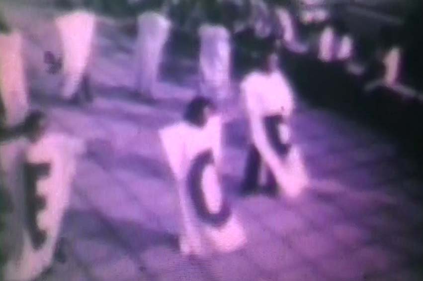 Imagem do vi?deo _Poesia Viva_, do artista Paulo Bruscky