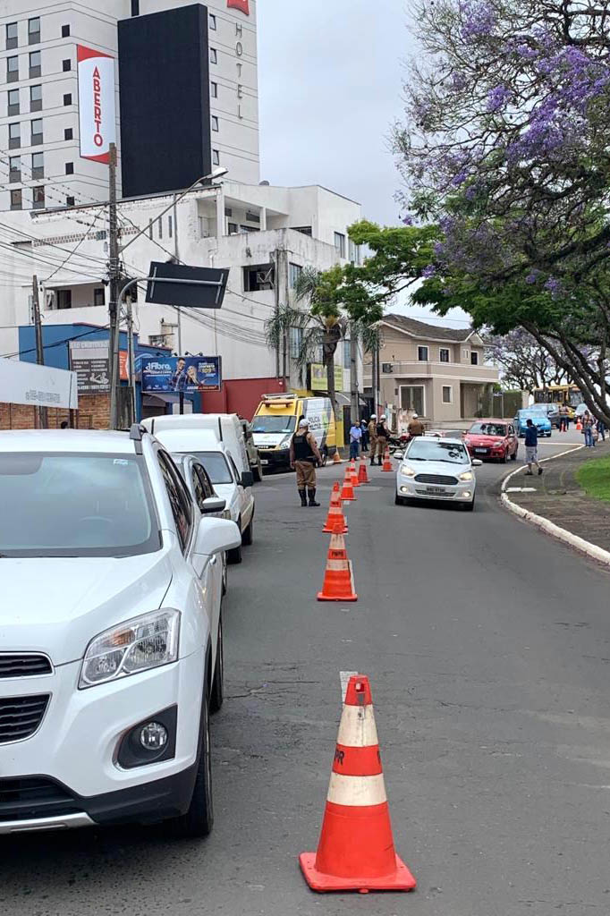 A Receita Estadual do Paraná promoveu nesta quinta-feira (28) a operação volante para fiscalizar o recolhimento do Imposto sobre Propriedade de Veículos Automotores (IPVA) em Ponta Grossa e região. A ação aconteceu na região central da cidade. - Curitiba, 28/10/2021 - Foto: SEFA
