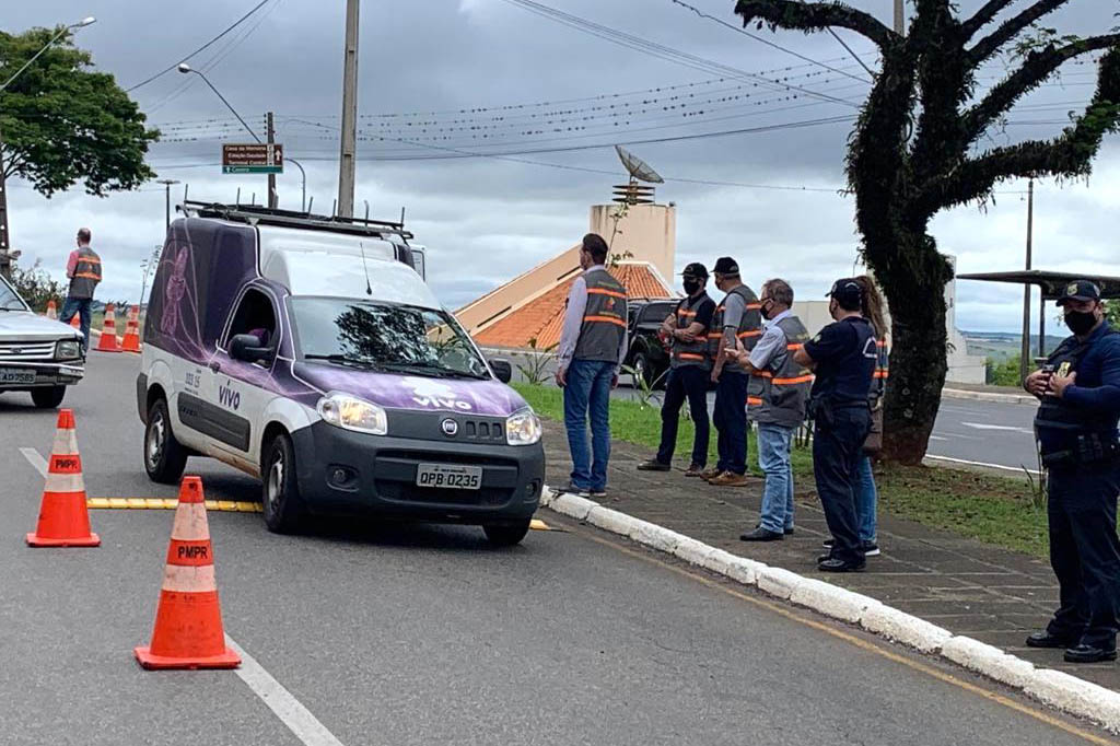 A Receita Estadual do Paraná promoveu nesta quinta-feira (28) a operação volante para fiscalizar o recolhimento do Imposto sobre Propriedade de Veículos Automotores (IPVA) em Ponta Grossa e região. A ação aconteceu na região central da cidade. - Curitiba, 28/10/2021 - Foto: SEFA