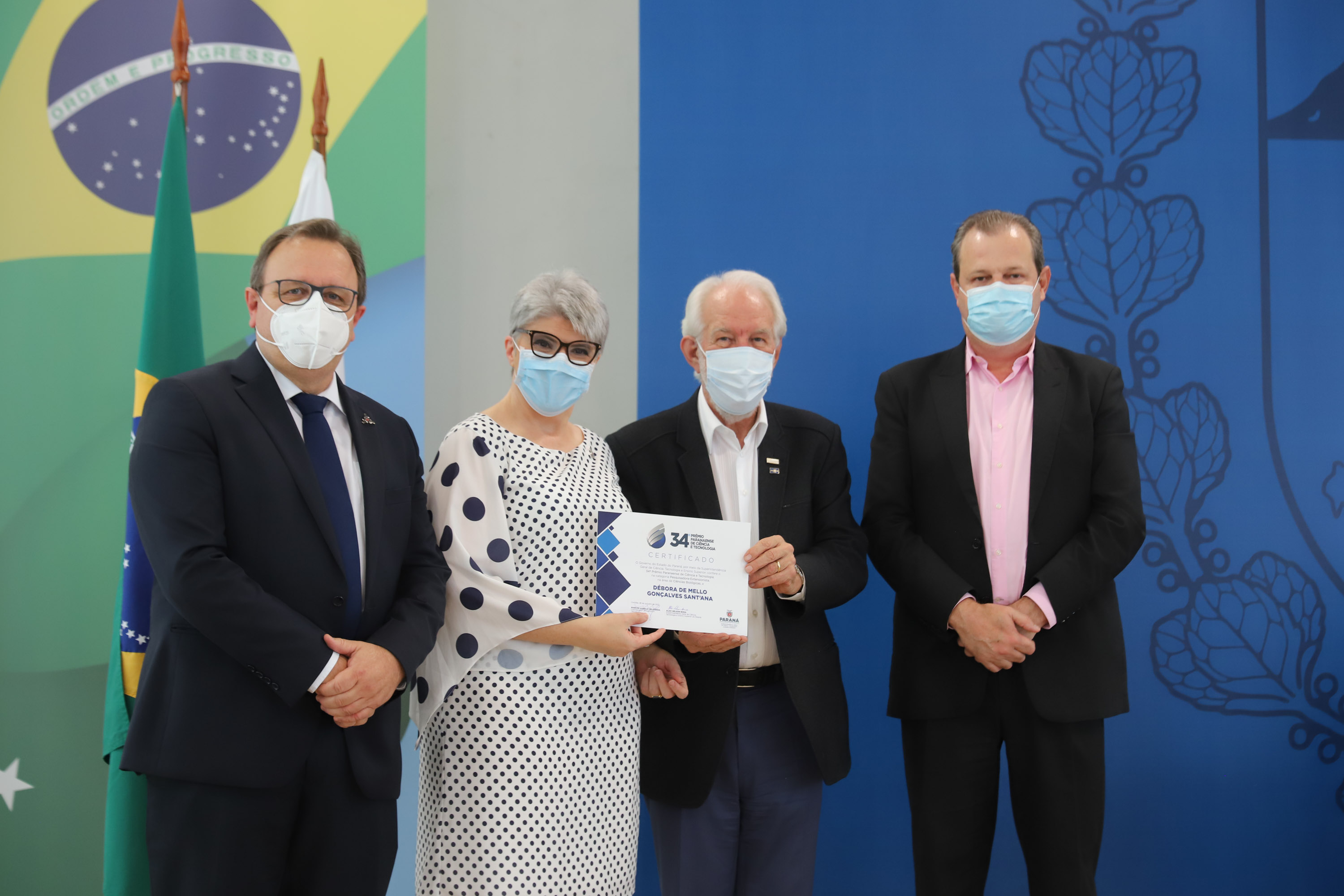 O vice governador Darci Piana e o o superintendente da Ciência, Tecnologia e Ensino Superior, Aldo Bona participam, nesta quinta-feira (28), da entrega do 34 Premio Paranaense de Ciencia e Tecnologia,  no Palacio Iguacu.   Curitiba, 28/10/2021 -  Foto: Geraldo Bubniak/AEN