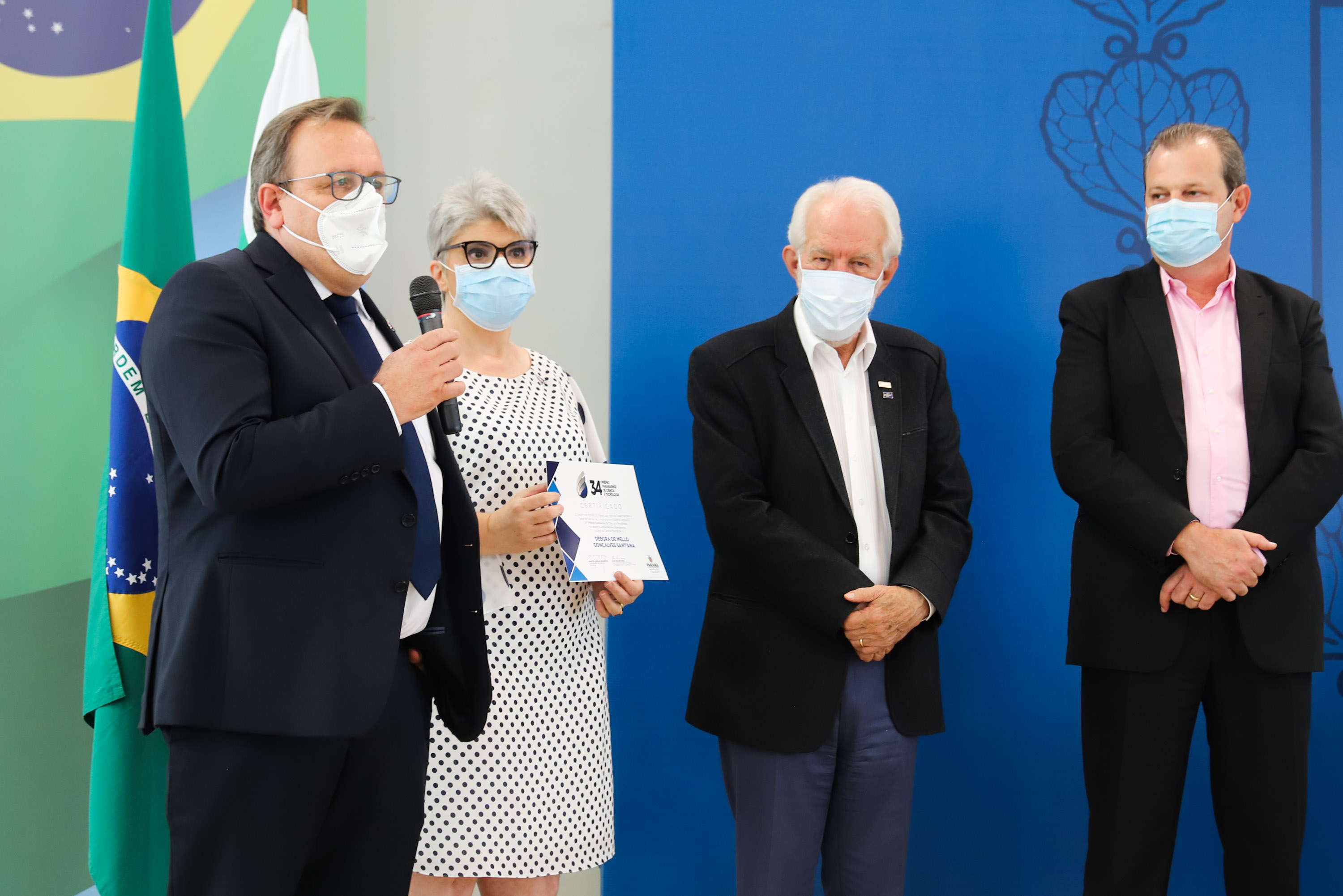 O vice governador Darci Piana e o o superintendente da Ciência, Tecnologia e Ensino Superior, Aldo Bona participam, nesta quinta-feira (28), da entrega do 34 Premio Paranaense de Ciencia e Tecnologia,  no Palacio Iguacu.   Curitiba, 28/10/2021 -  Foto: Geraldo Bubniak/AEN