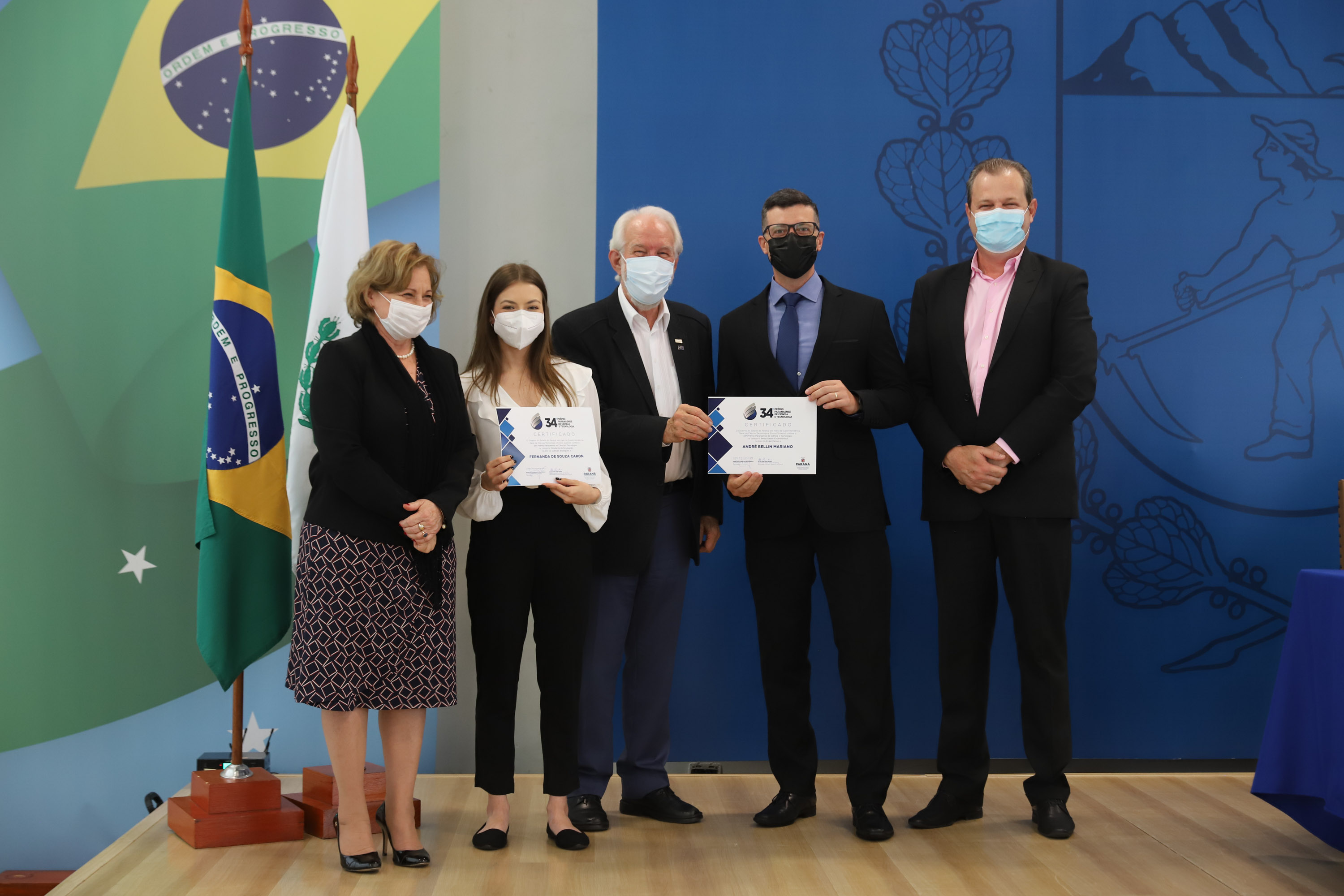 O vice governador Darci Piana e o o superintendente da Ciência, Tecnologia e Ensino Superior, Aldo Bona participam, nesta quinta-feira (28), da entrega do 34 Premio Paranaense de Ciencia e Tecnologia,  no Palacio Iguacu.   Curitiba, 28/10/2021 -  Foto: Geraldo Bubniak/AEN