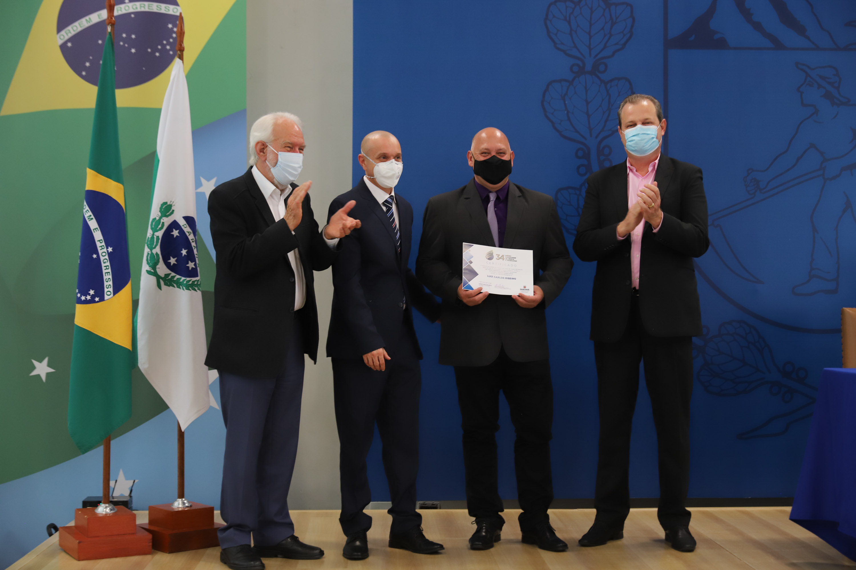 O vice governador Darci Piana e o o superintendente da Ciência, Tecnologia e Ensino Superior, Aldo Bona participam, nesta quinta-feira (28), da entrega do 34 Premio Paranaense de Ciencia e Tecnologia,  no Palacio Iguacu.   Curitiba, 28/10/2021 -  Foto: Geraldo Bubniak/AEN