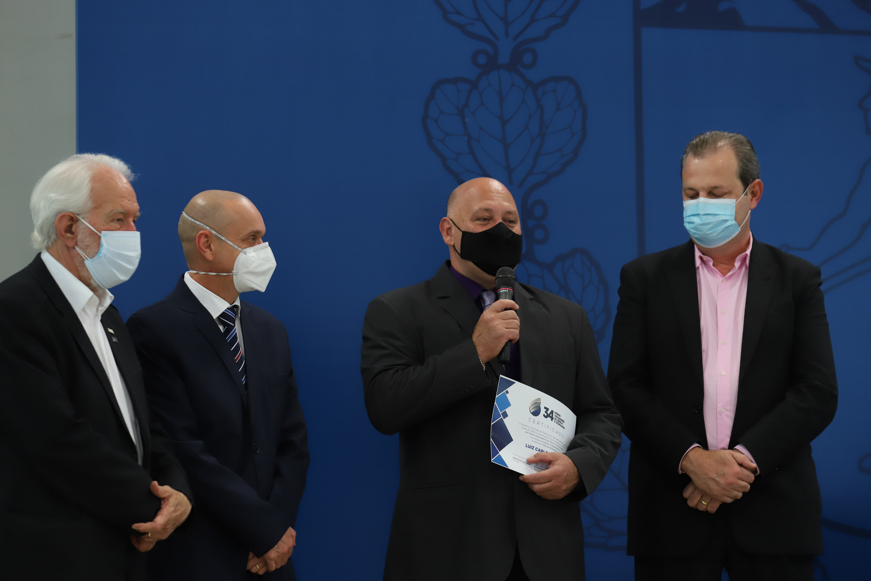 O vice governador Darci Piana e o o superintendente da Ciência, Tecnologia e Ensino Superior, Aldo Bona participam, nesta quinta-feira (28), da entrega do 34 Premio Paranaense de Ciencia e Tecnologia,  no Palacio Iguacu.   Curitiba, 28/10/2021 -  Foto: Geraldo Bubniak/AEN