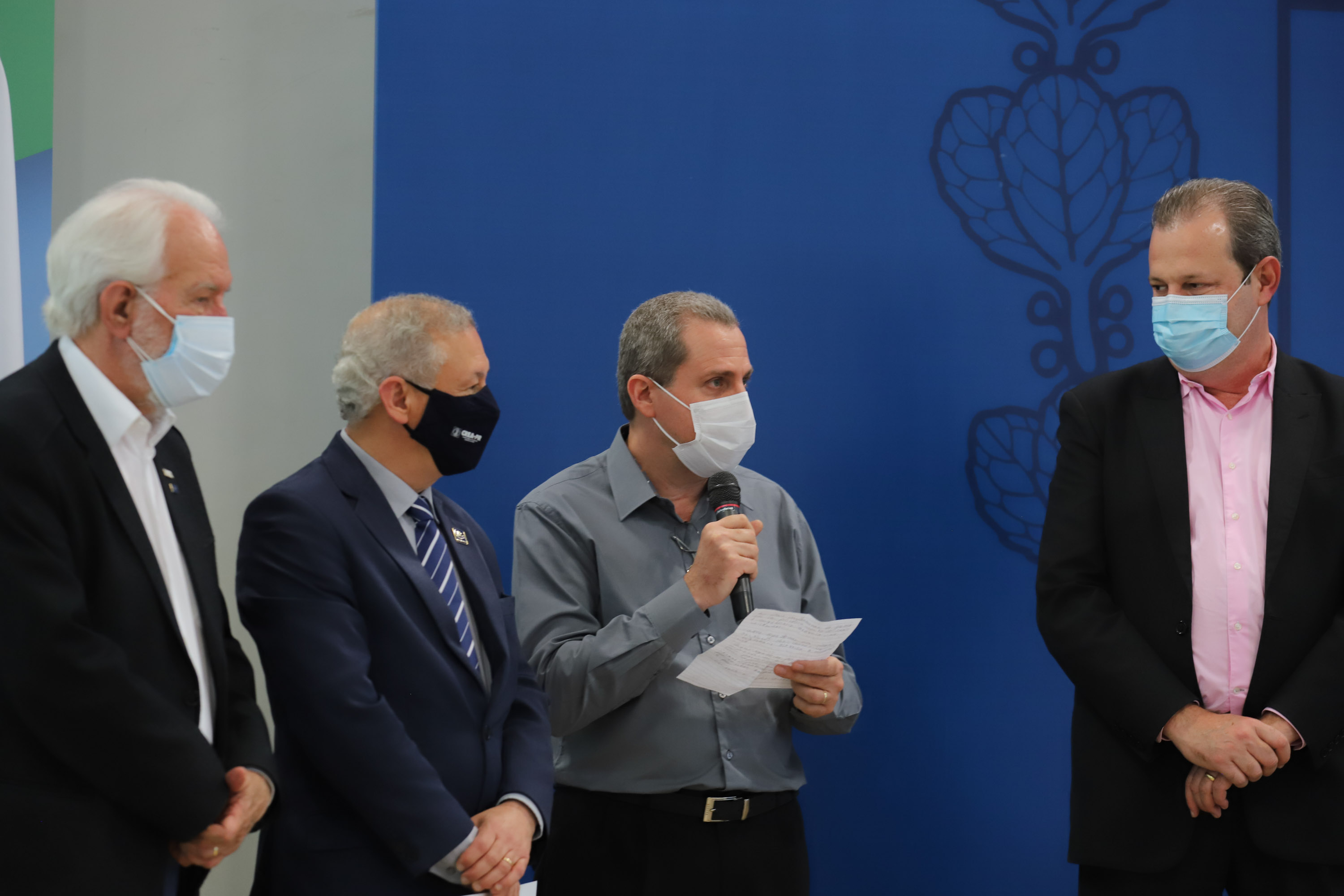 O vice governador Darci Piana e o o superintendente da Ciência, Tecnologia e Ensino Superior, Aldo Bona participam, nesta quinta-feira (28), da entrega do 34 Premio Paranaense de Ciencia e Tecnologia,  no Palacio Iguacu.   Curitiba, 28/10/2021 -  Foto: Geraldo Bubniak/AEN