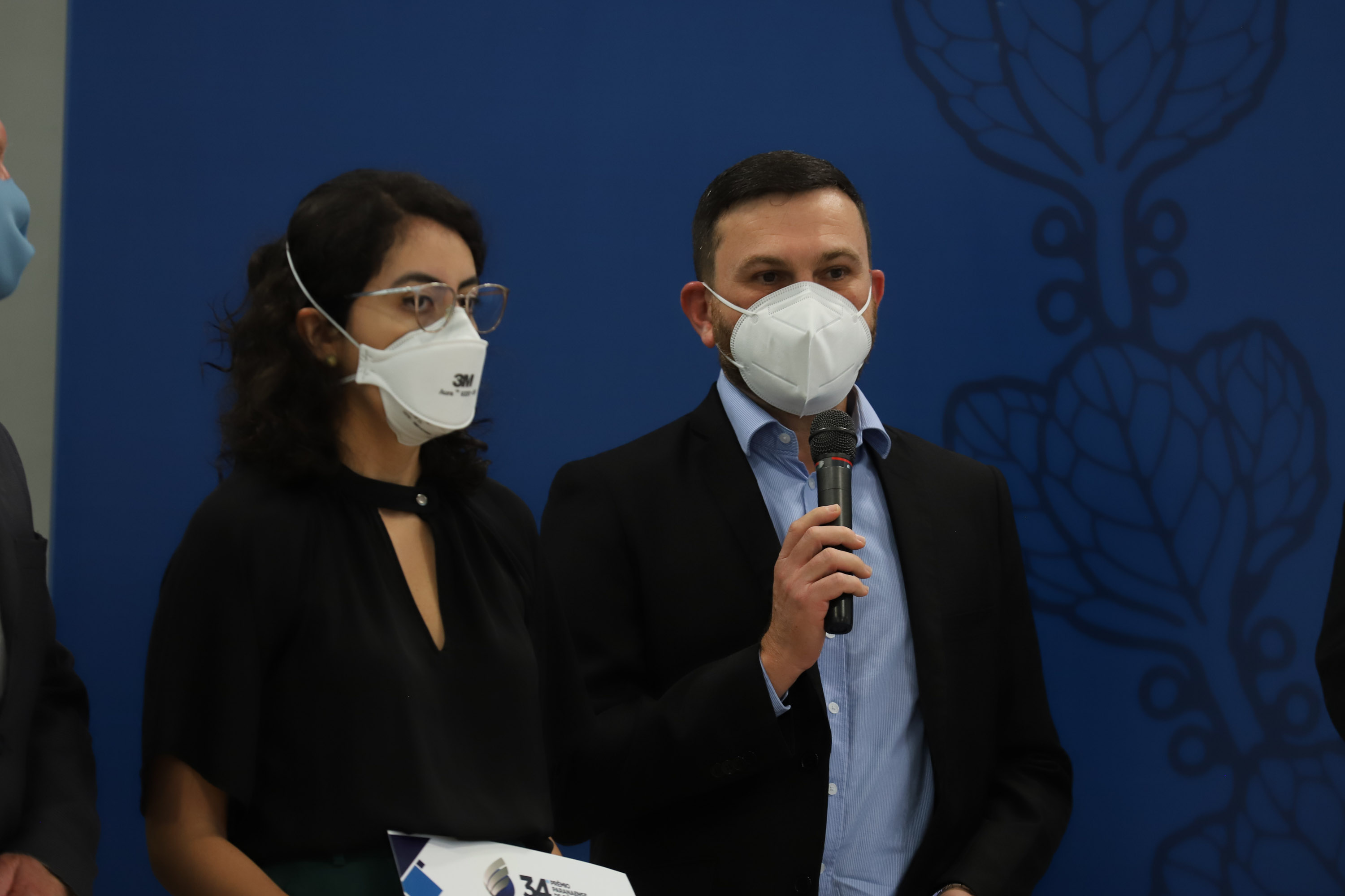 O vice governador Darci Piana e o o superintendente da Ciência, Tecnologia e Ensino Superior, Aldo Bona participam, nesta quinta-feira (28), da entrega do 34 Premio Paranaense de Ciencia e Tecnologia,  no Palacio Iguacu.   Curitiba, 28/10/2021 -  Foto: Geraldo Bubniak/AEN