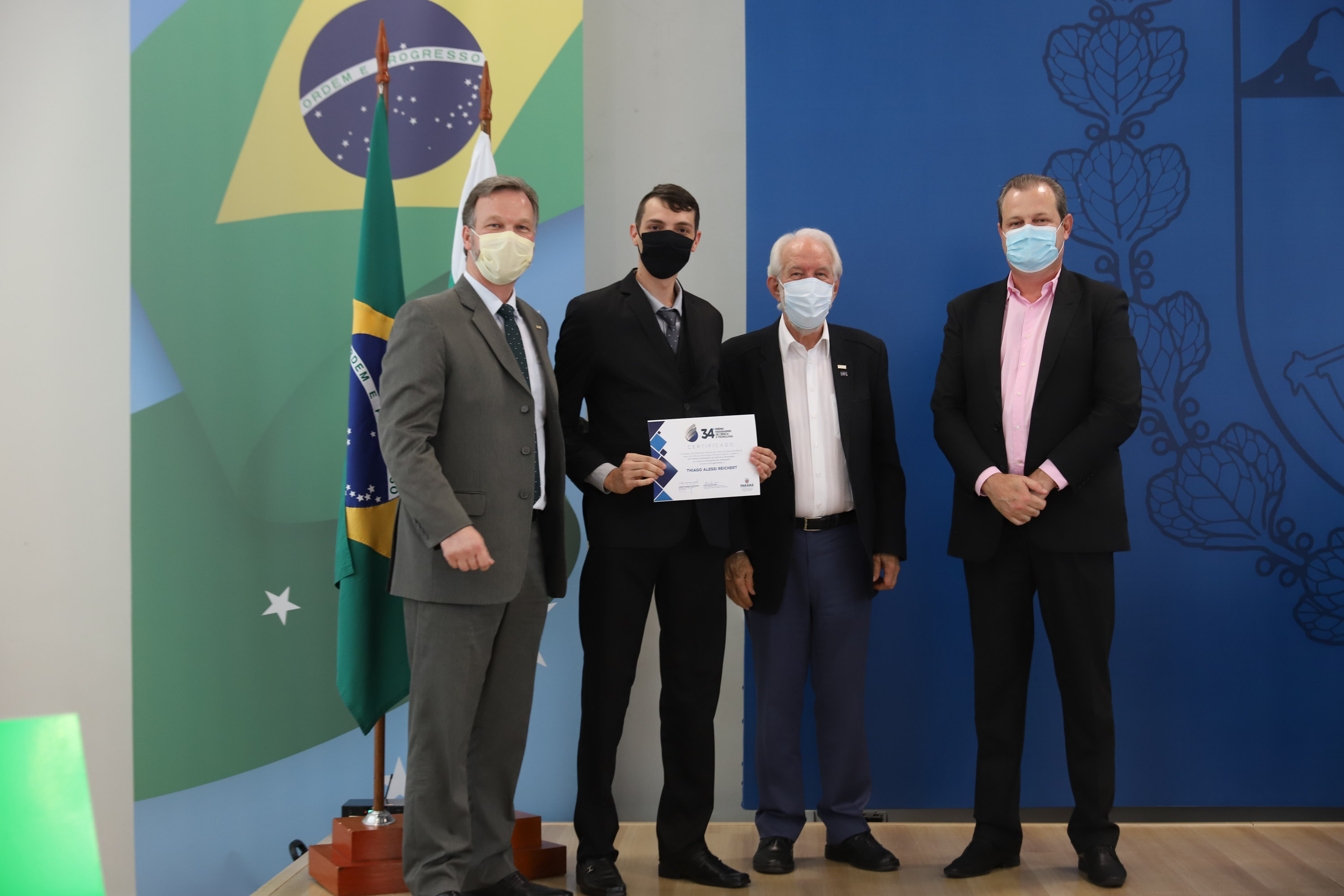O vice governador Darci Piana e o o superintendente da Ciência, Tecnologia e Ensino Superior, Aldo Bona participam, nesta quinta-feira (28), da entrega do 34 Premio Paranaense de Ciencia e Tecnologia,  no Palacio Iguacu.   Curitiba, 28/10/2021 -  Foto: Geraldo Bubniak/AEN