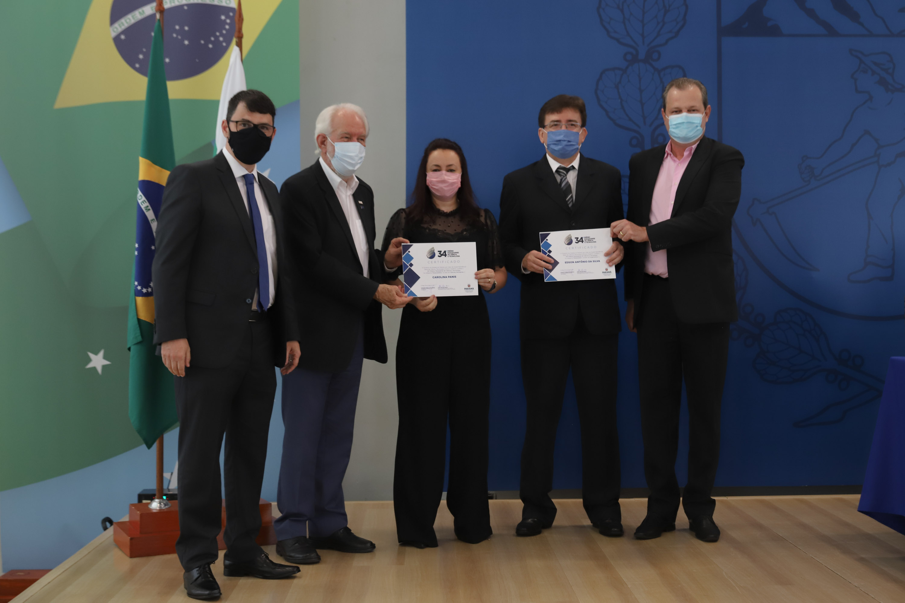 O vice governador Darci Piana e o o superintendente da Ciência, Tecnologia e Ensino Superior, Aldo Bona participam, nesta quinta-feira (28), da entrega do 34 Premio Paranaense de Ciencia e Tecnologia,  no Palacio Iguacu.   Curitiba, 28/10/2021 -  Foto: Geraldo Bubniak/AEN