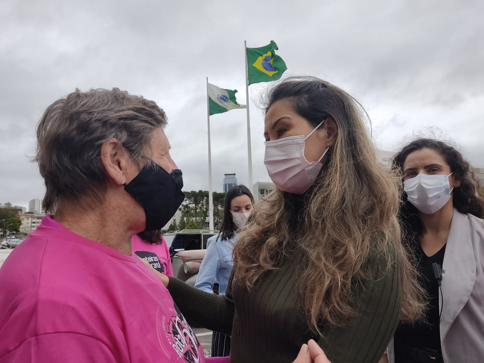 Expedição Filhas do Paraná volta a Curitiba após 2.800 km divulgando o Outubro Rosa

. Foto: Alessandro Vieira/SEDEST