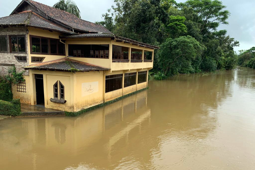 Defesa Civil desloca equipe para acompanhar desdobramentos das chuvas no Litoral
Foto: Defesa  Civil Paraná