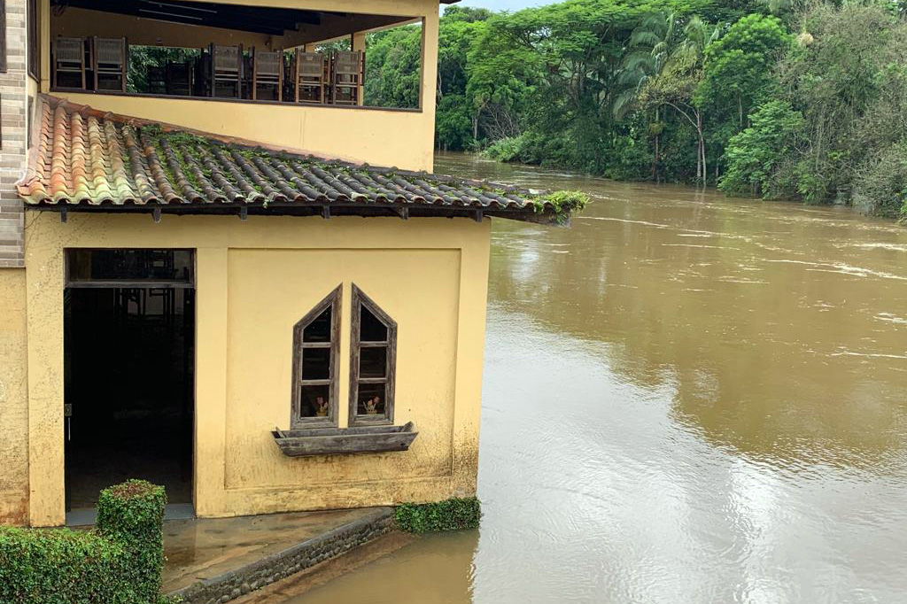 Defesa Civil desloca equipe para acompanhar desdobramentos das chuvas no Litoral
Foto: Defesa  Civil Paraná