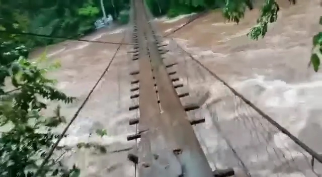 Defesa Civil desloca equipe para acompanhar desdobramentos das chuvas no Litoral
Foto: Defesa  Civil Paraná