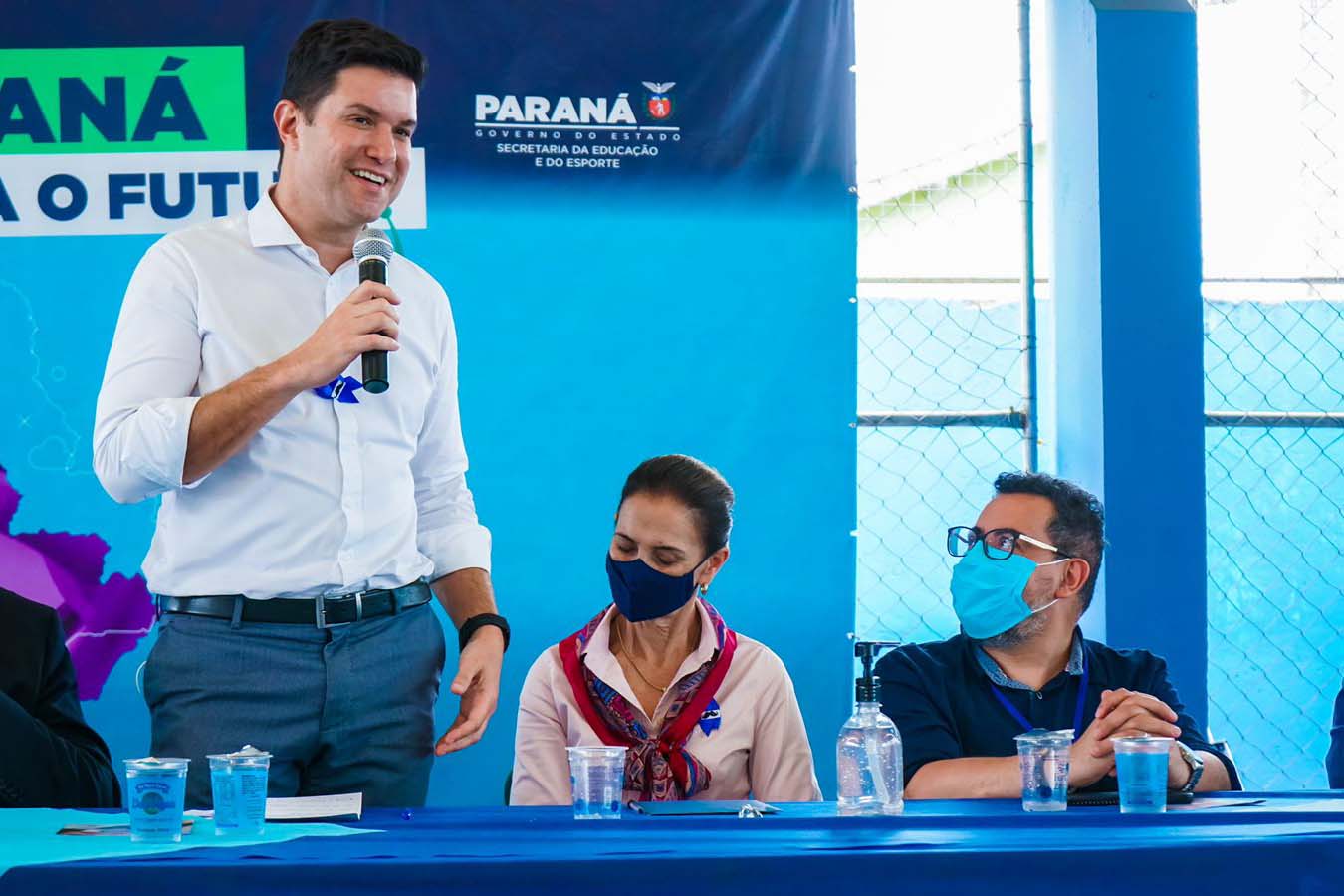 O Governo do Paraná entregou nesta quinta-feira (4) kits de robótica para mais 23 instituições de ensino, de nove municípios. A entrega foi feita pelo chefe da Casa Civil do Governo do Paraná, Guto Silva, pelo secretário da Justiça, Família e Trabalho, Ney Leprevost, e pelo diretor geral da Secretaria da Educação e do Esporte, Vinicius Neiva. Foto: Guilherme Flores/Casa Civil