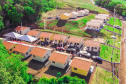 Dezesseis famílias de Guaraniaçu, na região Oeste do Paraná, receberam nesta sexta-feira (12) as chaves de suas novas moradias. Elas foram beneficiadas por um projeto de parceria do Governo do Estado com a Itaipu Binacional e a administração municipal, que recebeu pouco mais de R$ 1 milhão de investimento. - Guaraniaçu, 12/11/2021 -  Foto: Rafael Kikuti / Cohapar