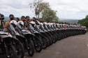O governador Carlos Massa Ratinho Junior e o Secretário da Segurança Pública, Romulo Marinho Soares, entregam nesta sexta-feira (19), à Polícia Militar do Paraná 155 novas motocicletas, modelo BMW, que incluem capacetes, EPIs e rádios comunicadores, no Parque Estadual Vila Velha, em Ponta Grossa.19/11/2021 - Foto: Jonathan Campos