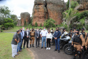 O governador Carlos Massa Ratinho Junior e o Secretário da Segurança Pública, Romulo Marinho Soares, entregam nesta sexta-feira (19), à Polícia Militar do Paraná 155 novas motocicletas, modelo BMW, que incluem capacetes, EPIs e rádios comunicadores, no Parque Estadual Vila Velha, em Ponta Grossa.19/11/2021 - Foto: Jonathan Campos