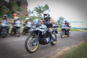 O governador Carlos Massa Ratinho Junior e o Secretário da Segurança Pública, Romulo Marinho Soares, entregam nesta sexta-feira (19), à Polícia Militar do Paraná 155 novas motocicletas, modelo BMW, que incluem capacetes, EPIs e rádios comunicadores, no Parque Estadual Vila Velha, em Ponta Grossa.19/11/2021 - Foto: Jonathan Campos
