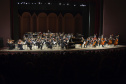 Orquestra Sinfônica do Paraná reencontra o público no grande auditório do Teatro Guaíra