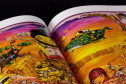 A vida e a obra dos artistas Gustavo e Otávio Pandolfo, OSGEMEOS, é o tema do catálogo lançado pelo Museu Oscar Niemeyer (MON) e disponível na MON Loja. A exposição ?OSGEMEOS: Segredos? está atualmente em cartaz no Museu. -  Curitiba, 29/11/201 - Foto: Eduardo A.Cruz