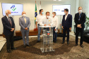 O governador Carlos Massa Ratinho Junior assinou nesta terça-feira (23) a liberação de mais R$ 71,7 milhões para o programa Casa Fácil Paraná, que financia o valor de entrada de moradias a famílias com renda de até três salários mínimos. Colombo. Foto: Ari Dias/ AEN.