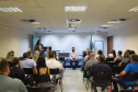 O secretário de Estado da Saúde, Beto Preto, reuniu as 22 Regionais nesta segunda-feira (22) para alinhar novas ações da pasta, de maneira descentralizada. Cada uma das regionais foi representada pelo diretor ou servidor responsável para expor dificuldades e dúvidas nos mais diversos assuntos relacionados ao futuro da Saúde do Estado. - Curitiba, 22/11/2021 - Foto: Américo Antonio/SESA