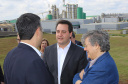 A industrialização avança a passos largos para os municípios menos populosos do Paraná. Um levantamento da Invest Paraná, braço do Governo do Estado responsável pela prospecção e atração de investimentos, a partir das licenças emitidas revela que as cidades de menor porte atraíram aplicações de R$ 15,9 bilhões da iniciativa privada desde 2019. Dentro deste pacote estão 483 ações em localidades de porte médio (R$ 2 bilhões e 95 acordos), pequeno (R$ 13,65 bilhões e 359 acordos) e micro (R$ 256 milhões em 29 