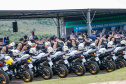 O governador Carlos Massa Ratinho Junior e o Secretário da Segurança Pública, Romulo Marinho Soares, entregam nesta sexta-feira (19), à Polícia Militar do Paraná 155 novas motocicletas, modelo BMW, que incluem capacetes, EPIs e rádios comunicadores, no Parque Estadual Vila Velha, em Ponta Grossa.19/11/2021 - Foto: Jonathan Campos