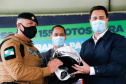 O governador Carlos Massa Ratinho Junior e o Secretário da Segurança Pública, Romulo Marinho Soares, entregam nesta sexta-feira (19), à Polícia Militar do Paraná 155 novas motocicletas, modelo BMW, que incluem capacetes, EPIs e rádios comunicadores, no Parque Estadual Vila Velha, em Ponta Grossa.19/11/2021 - Foto: Jonathan Campos