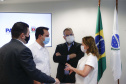 Para incentivar o intercâmbio educativo e cultural entre Estado e municípios da região Oeste, o governador Carlos Massa Ratinho Junior autorizou nesta terça-feira (23), em reunião no Palácio Iguaçu, o desenvolvimento de exposição com obras itinerantes do Acervo do Museu Oscar Niemeyer (MON), sediado em Curitiba, no Teatro Municipal de Cascavel.  Foto: Jonathan Campos/AEN