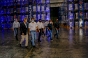 A industrialização avança a passos largos para os municípios menos populosos do Paraná. Um levantamento da Invest Paraná, braço do Governo do Estado responsável pela prospecção e atração de investimentos, a partir das licenças emitidas revela que as cidades de menor porte atraíram aplicações de R$ 15,9 bilhões da iniciativa privada desde 2019. Dentro deste pacote estão 483 ações em localidades de porte médio (R$ 2 bilhões e 95 acordos), pequeno (R$ 13,65 bilhões e 359 acordos) e micro (R$ 256 milhões em 29 