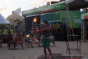 Com acrobacias, fogo e palhaçadas, Caravana Cultural encanta veranistas nas praias paranaenses