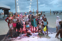 Com acrobacias, fogo e palhaçadas, Caravana Cultural encanta veranistas nas praias paranaenses