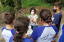 Aula prática de compostagem na Ilha do Mel